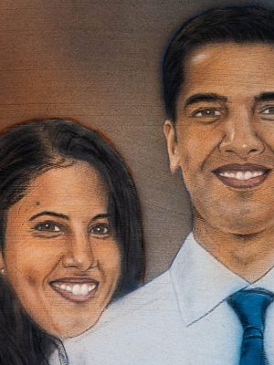 Detailaufnahme eines handgemalten Paarportraits, feine Ausarbeitung von Haut, Haar und Gesichtszügen