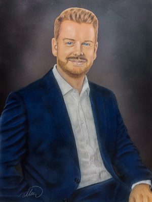 Handgemaltes Männerportrait nach Foto im Anzug, cineastische Bildsprache – Portraitmalerei DineshArt